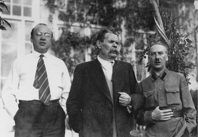 1933_Pjotr_Kryuchkov_Maxim_Gorky_Genrikh_Yagoda.png 1933_Pjotr_Kryuchkov_Maxim_Gorky_Genrikh_Yagoda.png